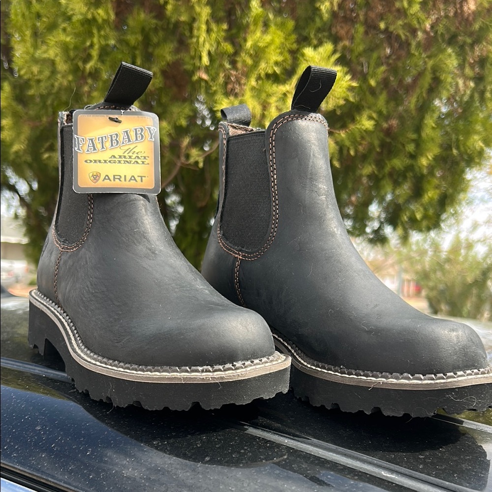 Ariat women’s boots brand new never worn